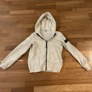 Stone island zip  - Bra skick storlek 12 år 
