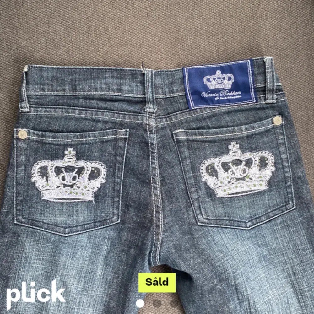 Köpta på plick men passade inte! Tryck gärna på köp nu💗. Jeans & Byxor.