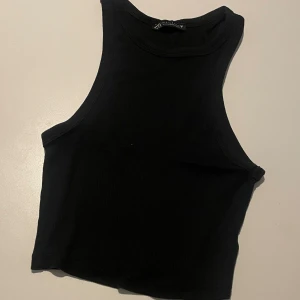 Svart linne - Svart ribbat linne från Zara