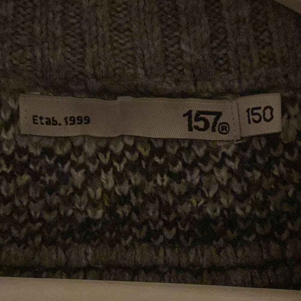 Stickad tröja från Lager 157. . Stickat.