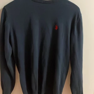 Polo tröja  - Bra skick pris går att ändra 