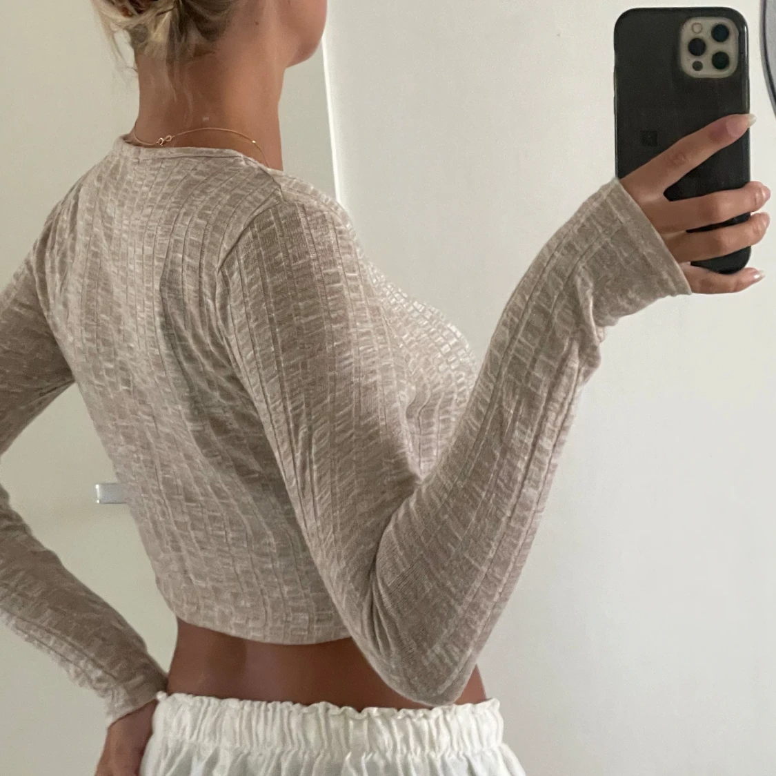 Genomskinlig beig topp - 91