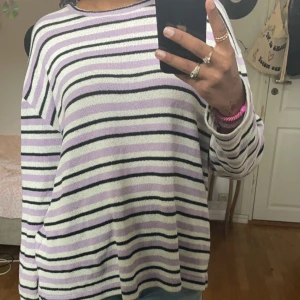 Randig kofta - gullig tröja som inte har kommit till användning 💗