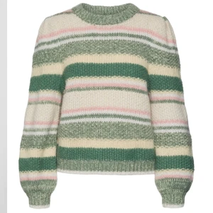 Stickad tröja vero Moda  - Jättefin tröja från vero moda. Jätte somriga färger 🌸Den är har puffärmar och skulle passa S-M. Tröjan är i nyskick 💗