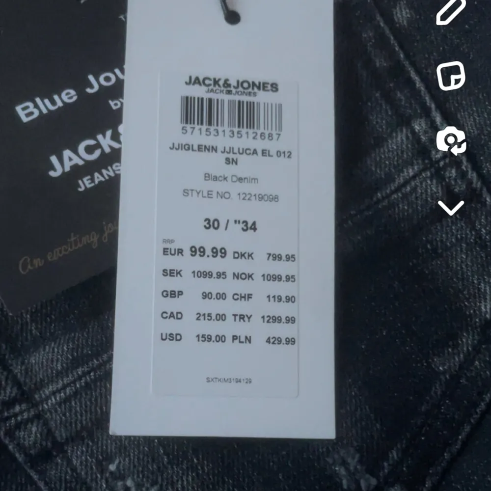Storlek 30-34 helt nya Jack n Jones jeans. Nya med tagg har aldrig använts. Säljer för att storleken är för liten . Jeans & Byxor.