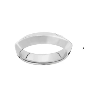 Edblad ring - Super snygg och nästan aldrig använd❤️den är XL men passar mig som har M i ringar!