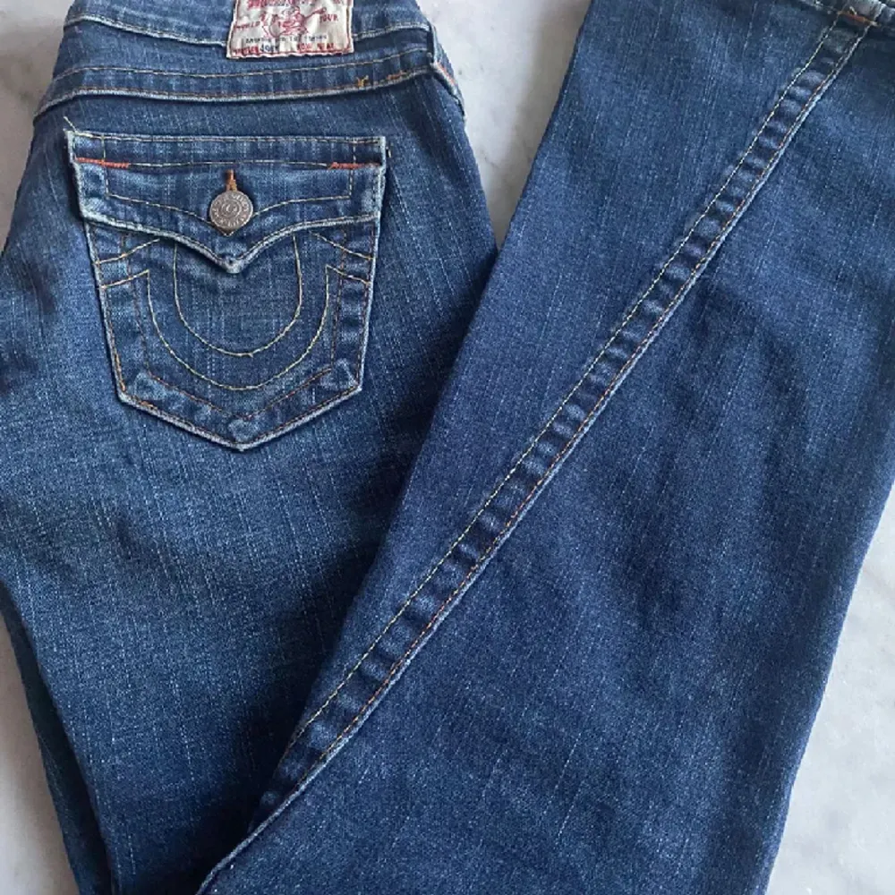 Fina true religon jeans i bra skick men som jag inte använder!💕. Jeans & Byxor.