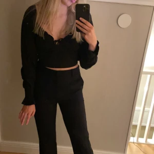 Svart blus - Svart blus. Helt oanvänd 🤍