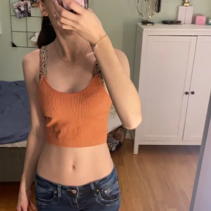 Korallrosa Linne - Säljer dessa pga att de blivit för små, original pris: 199, säljer för 50 inkl frakt 📦 Storlek: S-M! Kom priv för frågor 🪽