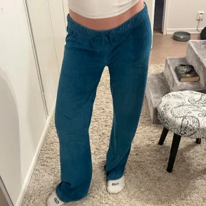 Lågmidjade sammet mjukis - Har sytt dessa mjukis till lågmidjat och längst benen till den perfekta passformen! Jag är 171cm