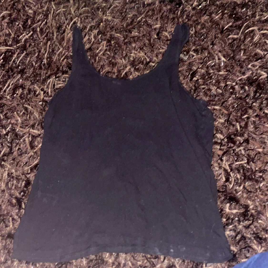 Svart linne med döskalletryck  - 90