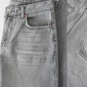 Fina ljusgrå lowwaist jeans ifrån Gina Tricot. Dem är i ganska bra skick men är pytte lite slitna vid fötterna. Ser ut som nya dock. Storleken är 34❤️❤️