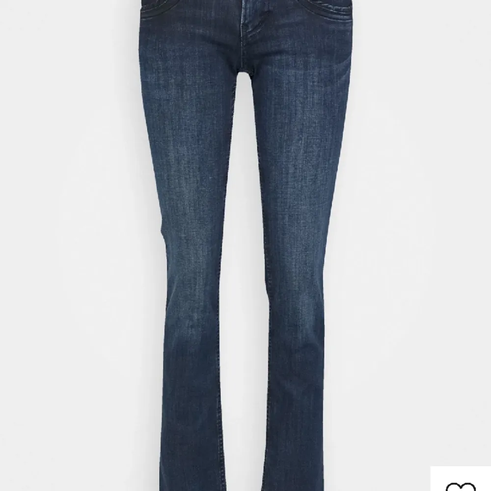 Oanvända Pepe jeans! Säljs pågrund av att dom inte passar. Jeans & Byxor.