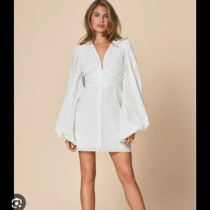 Adoore klänning  - Söker denna!!! Alla storlekar som 36 och 38 kan vara intressant!!!! Kan betala bra vid rätt affär