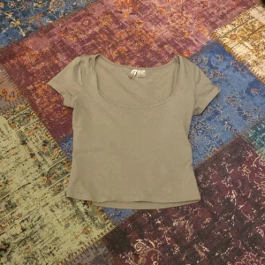 Uringad tröja - Uringad grå tröja från hm i väldigt bra skick