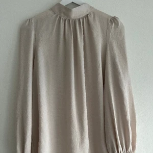 Blus - Nytt skick💕