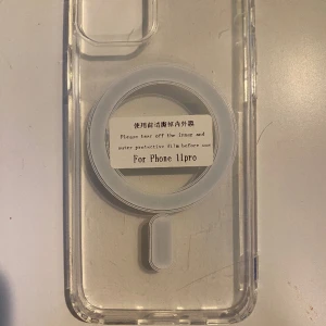 Clear skal iPhone 11 PRO - Helt oanvänt mobilskal, säljer pga köpte fel modell. Köpt för 199kr