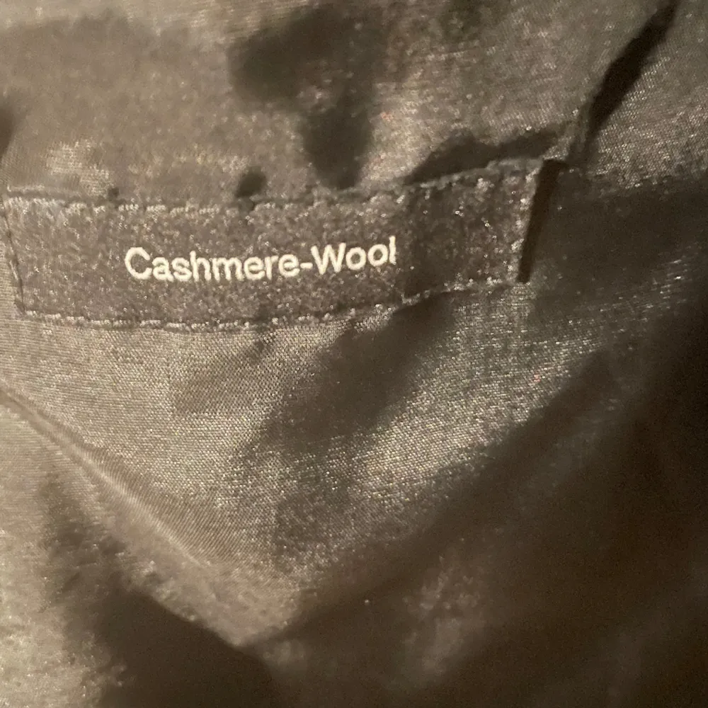 Cashmere/Wool Rock  Hugo Boss  Storlek: Large . Jackor.