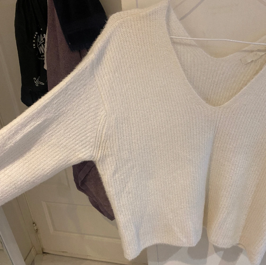 Krämvit stickad tröja - 90