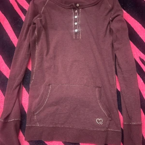 Söt cutie tröja  - Köpa köpa köpa  Skriv för mer information dne ör jätte fin o gullig 