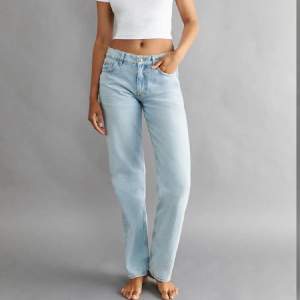 Jättesnygga lågmidjade jeans från Gina Tricot som jag köpte för 499kr. Stolek 40.