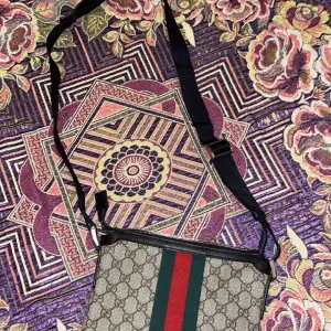 Gucci väska i utmärkt skick fake 