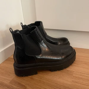 Svarta boots - Använda fåtal gånger 