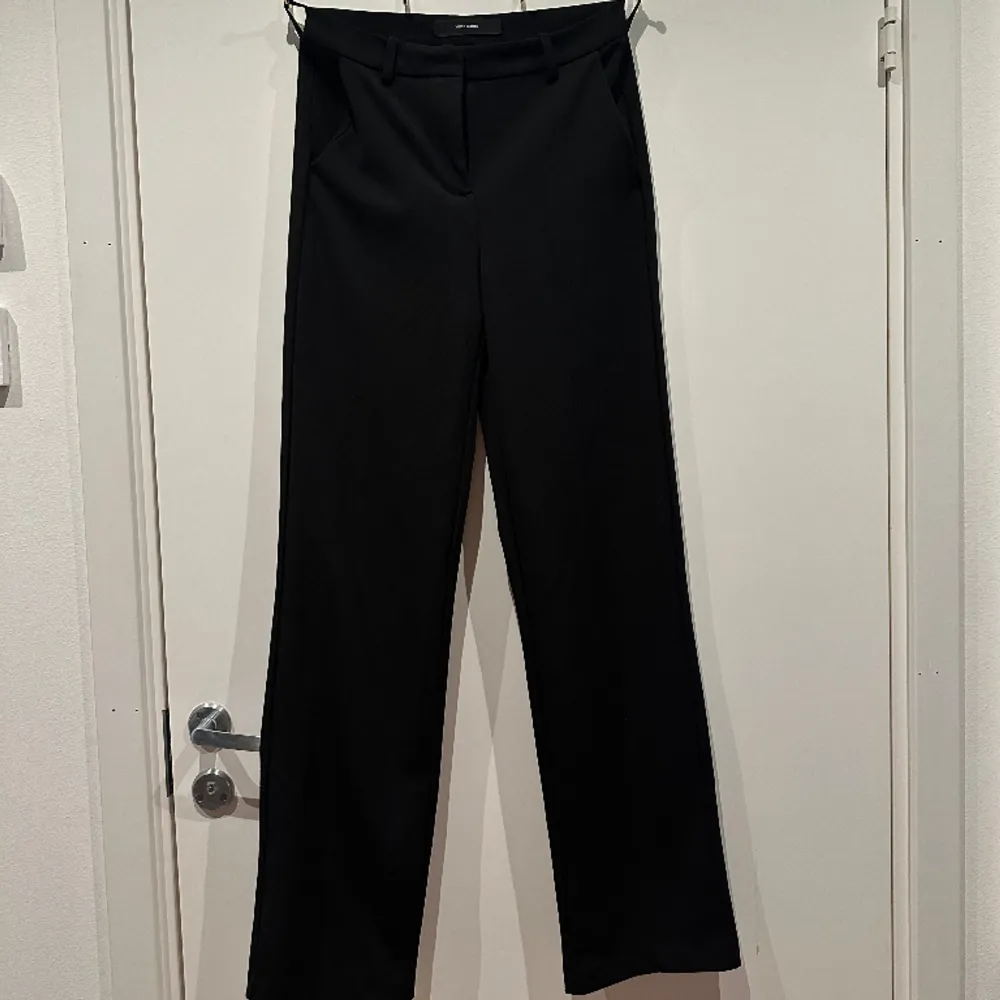 Kostymbyxor från Veromoda i strlk S/34, nyskick . Jeans & Byxor.