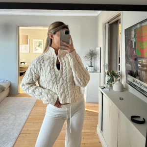 Stickad tröja - I nyskick, från nakd