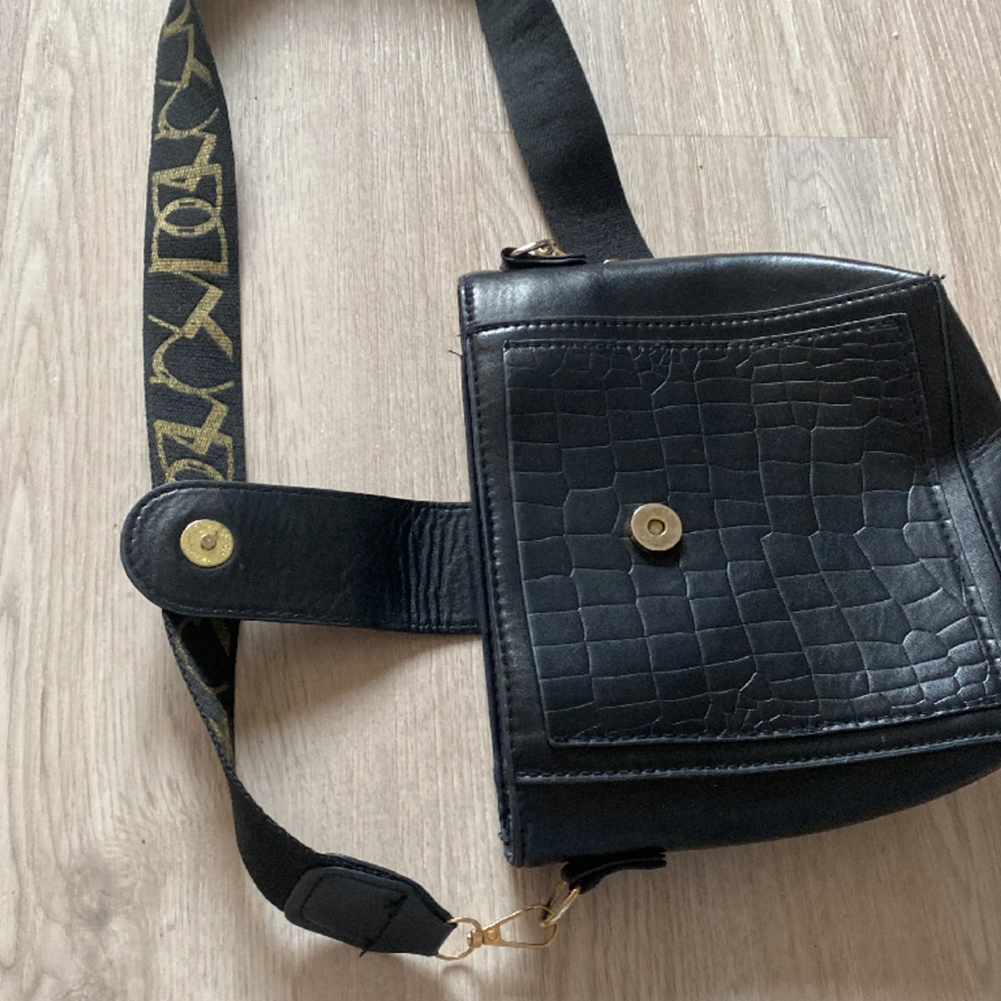 Axelremsväska  - 91