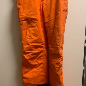 Skidbyxa - Skidbyxa från McKinley  Storlek L herr Fint skick  Pris diskuterbart 
