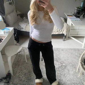 Lågmidjade mjukis  - Så sköna Lågmidjade mysbyxor! Nästan helt oanvända ❤️‍🔥❤️‍🔥