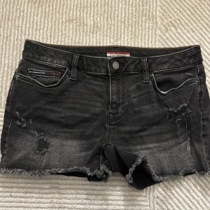 Lågmidjade jeansshorts  - Lågmidjade jeansshorts från Tommy hilfiger🐆