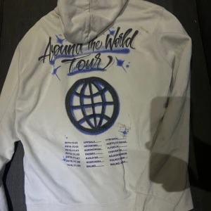 Hov1 tröja  - Säljer denna hov1 tröja som Inte sälja länge snygg tröja o ha på sig om Man vill de!