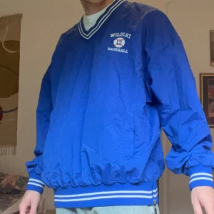 Baseball-Jacka - Vintage Vindjacka från Russell Athletic. Stor, men bra resår som håller jackan på plats. 