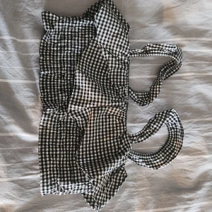 Sommar topp - Vardaglig sommar topp i stretchigt material som du kan ha varje dag