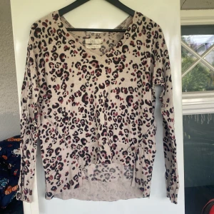 fin tröja - fin tröja i mjuk skön material passar s/m då den är jätte stretchig och stor i storleken