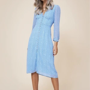 Adoore - Fin klänning från Adoore.  Ljusblå Storlek 40 