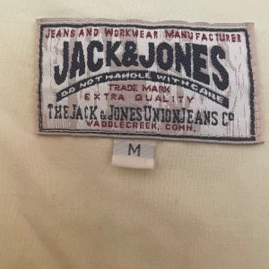 Skjorta  - Lite äldre Jack&Jones skjorta i storlek M.