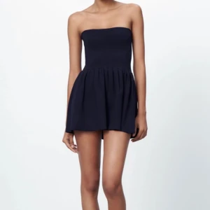 Zara klänning - Superfin klänning ifrån zara i storlek xs! Aldrig kommit till användning 