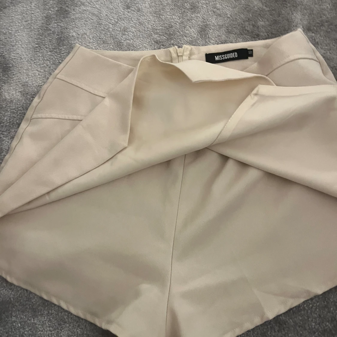 Beige kjol - 90