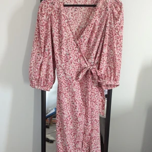 Sommerklänning - Fin sommarklänning i bra skick