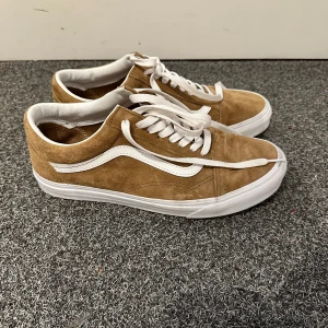 Vans  - Nyskick använda typ 2ggr 