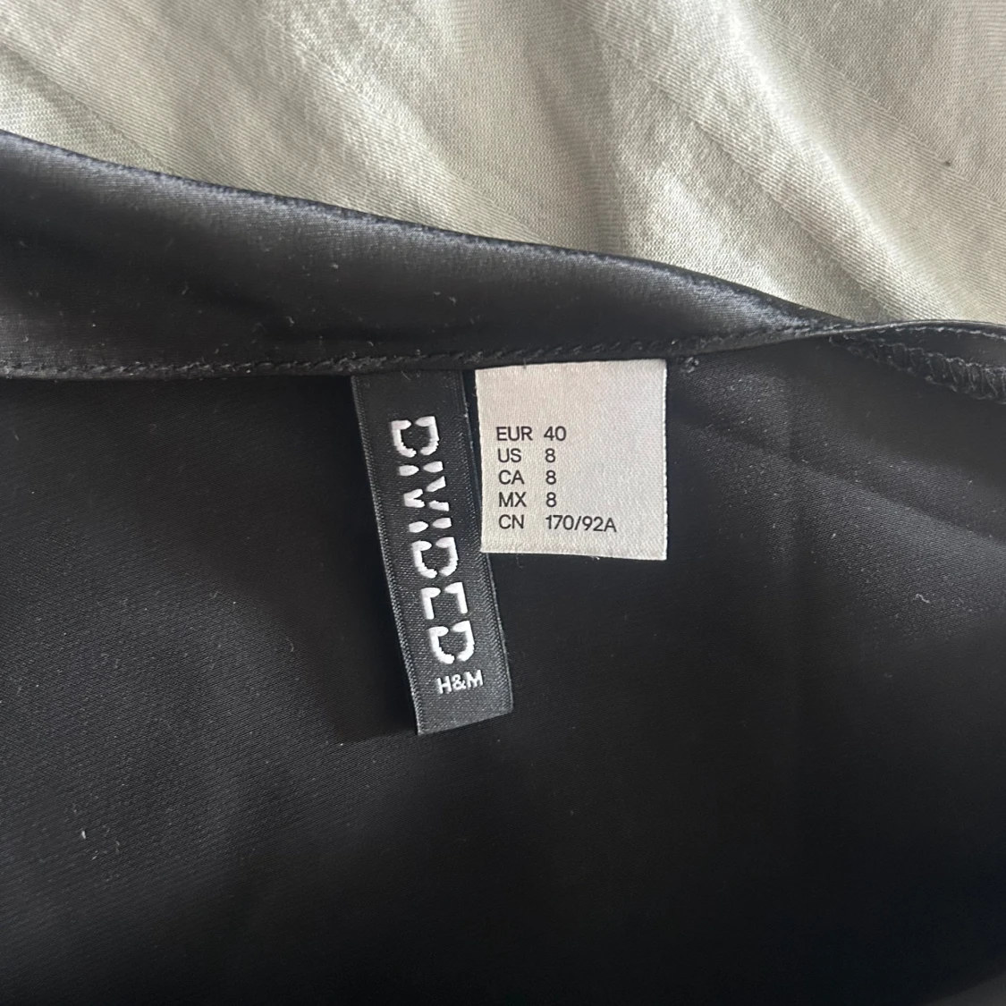 Satin klänning  - 90