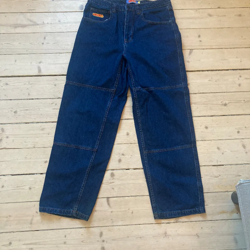 Ett par empyre skater jeans, ganska baggy, nästintill oanvända. Pris kan diskuteras. Jeans & Byxor.
