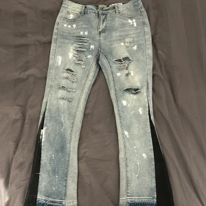 Gallery dept jeans - Säljer nu dessa gallery dept jeans då jag ej använder dom längre. Jeansen är fortsatt bra skick! 