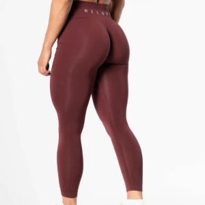 Relode tights med scrunch - Säljer mina Relode tights då dom inte kommer till användning, strl M, använda 1-2 gånger ☺️