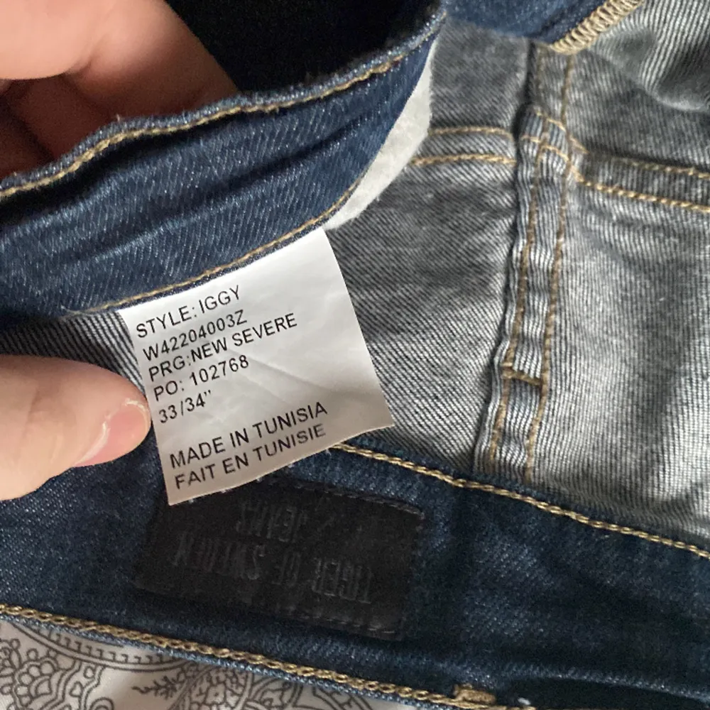 Hej säljer mina tiger of sweden jeans jeansen är i fint skick och stilrena o i en fin färg hör av er vid funderingar . Jeans & Byxor.