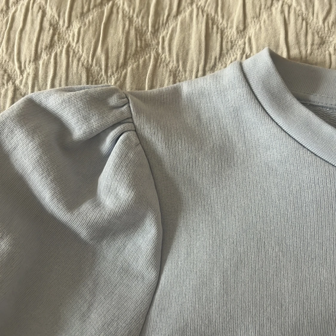 Tröja med puffärm - 90