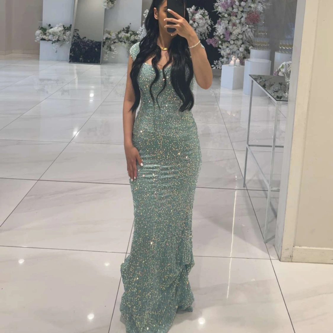 Turkos klänning med paljetter  - 90